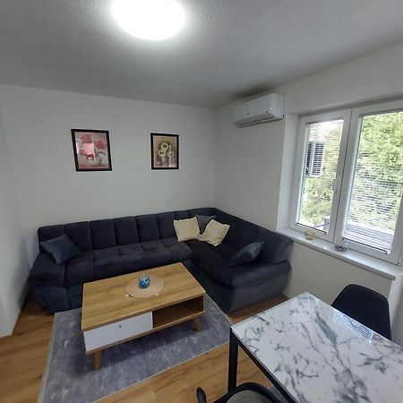 Apartman "Medeni" Bihać エクステリア 写真