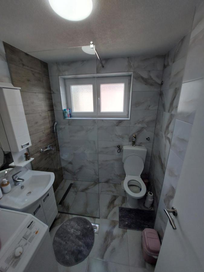 Apartman "Medeni" Bihać エクステリア 写真