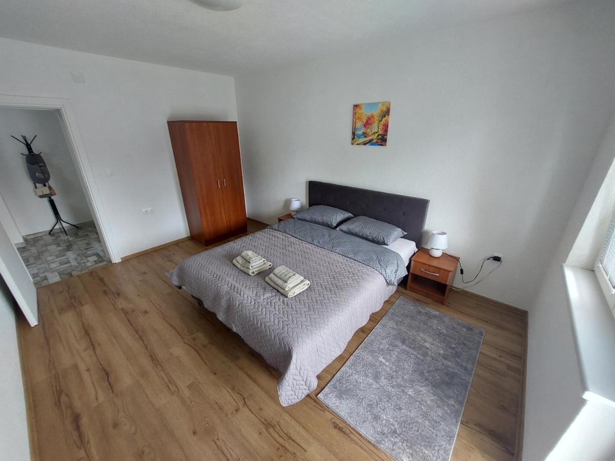 Apartman "Medeni" Bihać エクステリア 写真