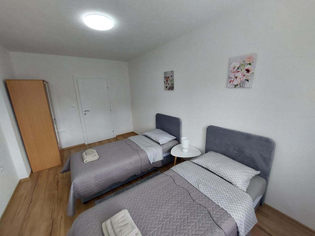 Apartman "Medeni" Bihać エクステリア 写真